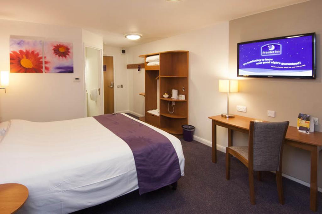 Premier Inn Southampton West Quay Exterior foto